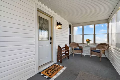 Exterior - 402 8th St, Mazon, IL 60444 photo 5 of 7