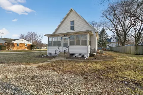 402 8th St, Mazon, IL 60444
