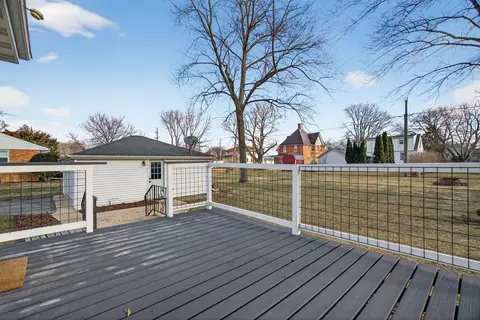 Exterior - 402 8th St, Mazon, IL 60444 photo 3 of 7