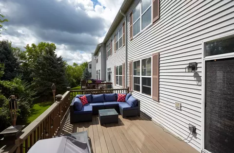 Exterior - 529 Horizon Dr, Bartlett, IL 60103 photo 6 of 9
