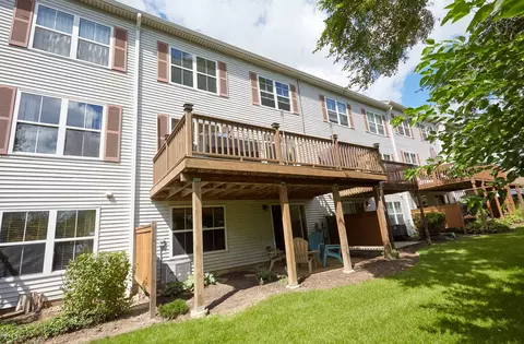 Exterior - 529 Horizon Dr, Bartlett, IL 60103 photo 9 of 9