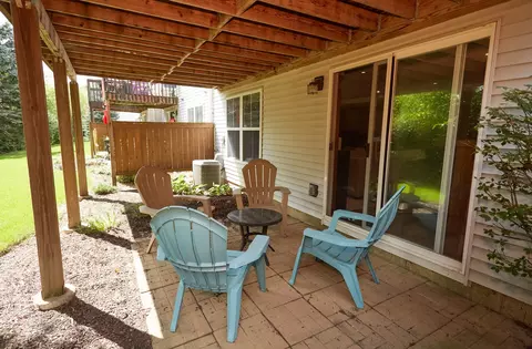 Exterior - 529 Horizon Dr, Bartlett, IL 60103 photo 3 of 9
