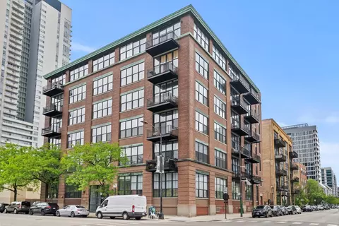 817 W Washington Blvd #503, Chicago, IL 60607