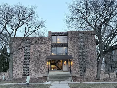 17745 Rosewood Dr #2A, Lansing, IL 60438