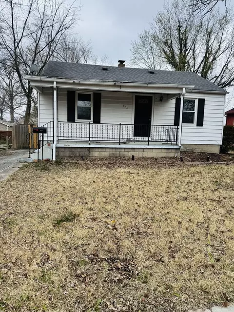 324 S 3rd St, Marion, IL 62959