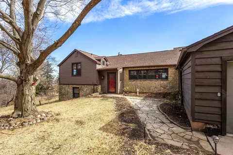 129 Bluff Blvd, Princeton, IA 52768