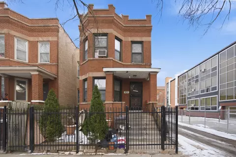 921 N Avers Ave, Chicago, IL 60651