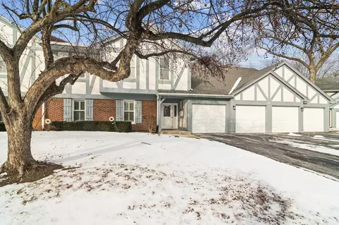 16 W Fern Ct #103A, Palatine, IL 60067