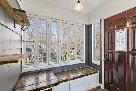 Entry Way - 491 Congdon Ave, Elgin, IL 60120 photo 1 of 2