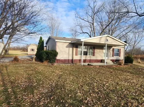 15004 Sesser Lake Rd, Sesser, IL 62884