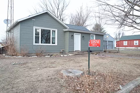 33574 Oak St, Chenoa, IL 61726