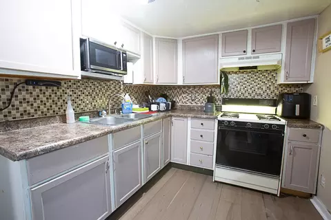 Kitchen - 33574 Oak St, Chenoa, IL 61726 photo 1 of 2