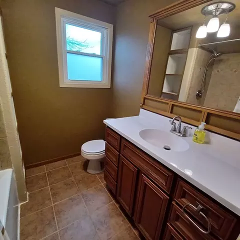 Bath - 701 E 9th St, Kewanee, IL 61443 photo 5 of 5