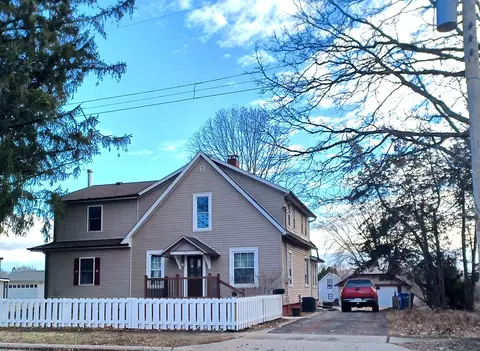 701 E 9th St, Kewanee, IL 61443