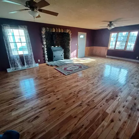 Living - 701 E 9th St, Kewanee, IL 61443 photo 4 of 9