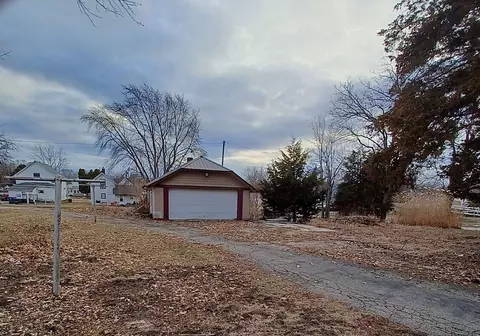 Exterior - 701 E 9th St, Kewanee, IL 61443 photo 5 of 9