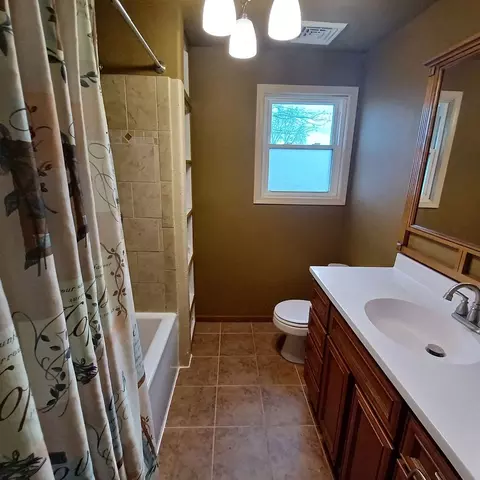 Bath - 701 E 9th St, Kewanee, IL 61443 photo 2 of 5