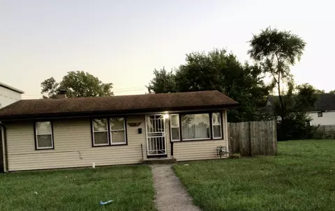 110 W 150th St, Harvey, IL 60426