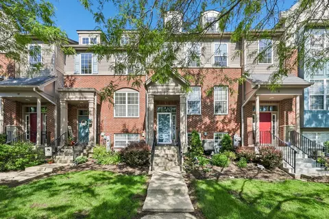 10 Thomas Ct, Grayslake, IL 60030