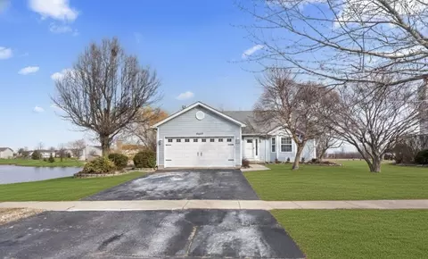 25407 S Yellow Pine Dr, Channahon, IL 60410
