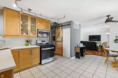 Kitchen - 367 Park Ave, Wheeling, IL 60090 photo 2 of 3