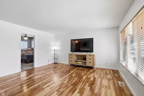 Living - 367 Park Ave, Wheeling, IL 60090 photo 3 of 3