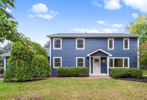 1914 Spring Dale Dr, Spring Grove, IL 60081