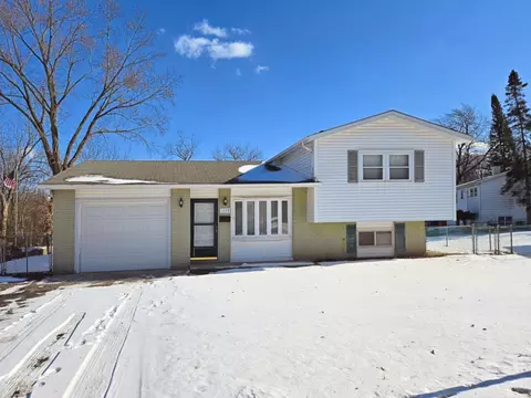1329 Easy St, Glendale Heights, IL 60139