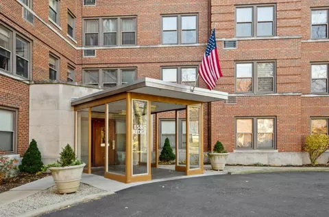 1585 Ridge Ave #301, Evanston, IL 60201