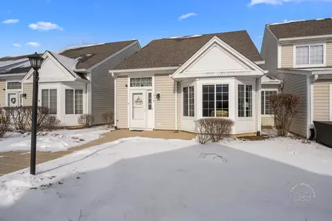 516 E Victoria Cir, North Aurora, IL 60542