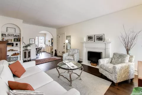 Living - Undisclosed, Evanston, IL 60202 photo 2 of 3