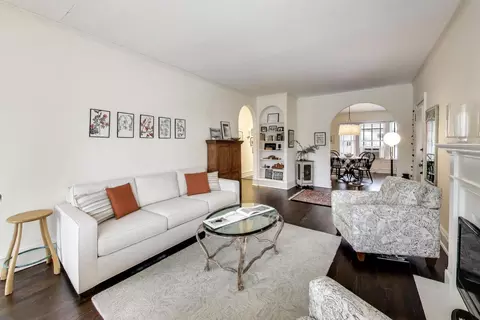 Living - Undisclosed, Evanston, IL 60202 photo 3 of 3