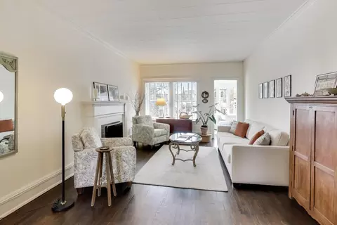 Living - Undisclosed, Evanston, IL 60202 photo 1 of 3