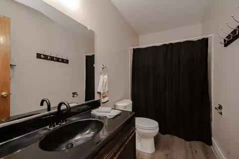 Bath - 746 E Devon Ave, Roselle, IL 60172 photo 3 of 3