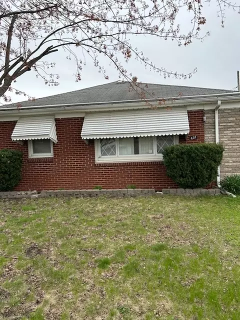 421 4th St E, Milan, IL 61264