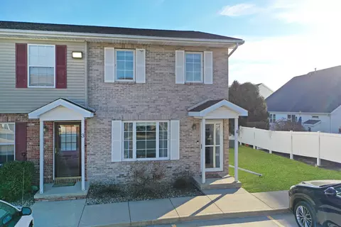 5 Andy Ct #4, Bloomington, IL 61704