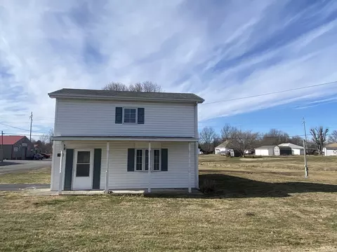515 S Elm St, Sesser, IL 62884