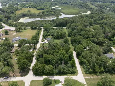 000 Carmen Ave, Mchenry, IL 60050