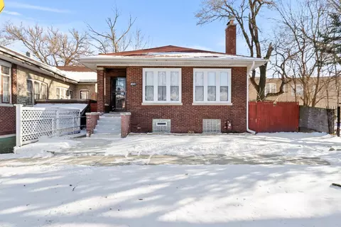 8249 S Harper Ave, Chicago, IL 60619
