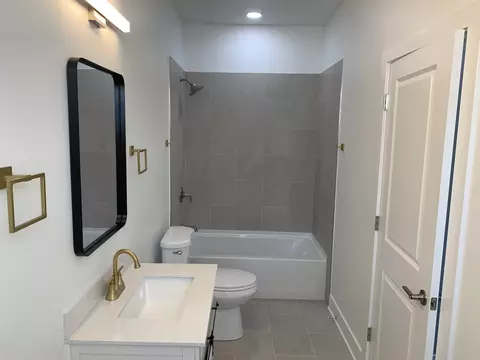 Bath - 1511 6th St, Harvard, IL 60033 photo 1 of 3
