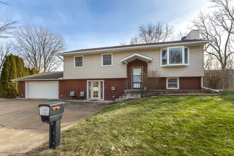 4115 Lamphere Ct, Davenport, IA 52806