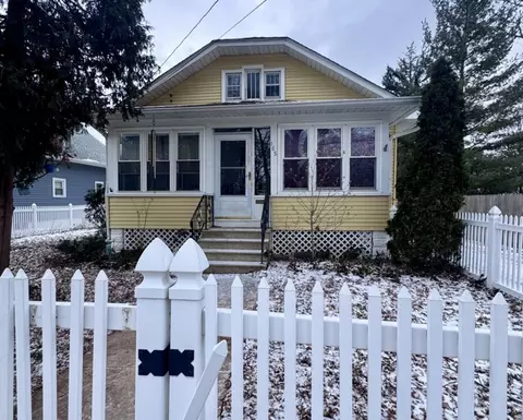165 Franklin Ave, Aurora, IL 60506