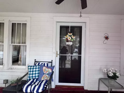 Exterior - 165 Franklin Ave, Aurora, IL 60506 photo 5 of 8