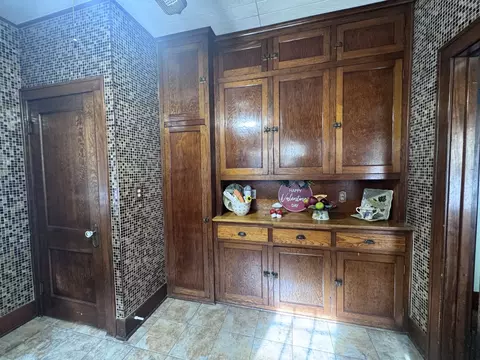 Kitchen - 165 Franklin Ave, Aurora, IL 60506 photo 2 of 2