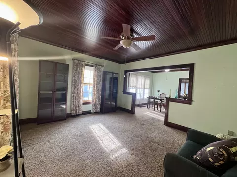 Living - 165 Franklin Ave, Aurora, IL 60506 photo 2 of 3