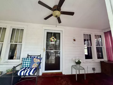 Exterior - 165 Franklin Ave, Aurora, IL 60506 photo 2 of 8