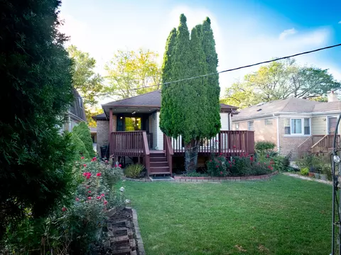Exterior - 4841 N Rutherford Ave, Chicago, IL 60656 photo 4 of 6