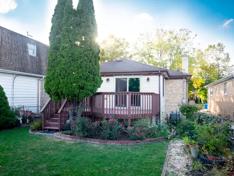 Exterior - 4841 N Rutherford Ave, Chicago, IL 60656 photo 5 of 6