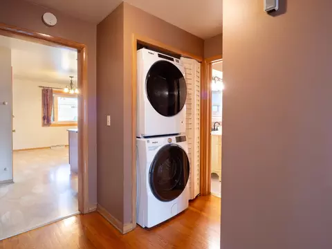 Entry Way - 4841 N Rutherford Ave, Chicago, IL 60656 photo 1 of 1