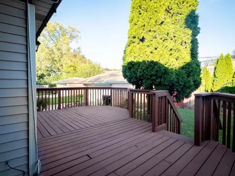 Exterior - 4841 N Rutherford Ave, Chicago, IL 60656 photo 1 of 6